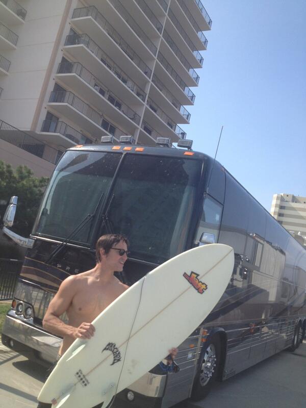 Rrrrawchel's tweet photo. “@stephanjenkins: Bus pulled up to surf in Virginia beach before show.  Wee http://t.co/QTkzdSMrO6” @Sincerely_Jenn Hot Dang