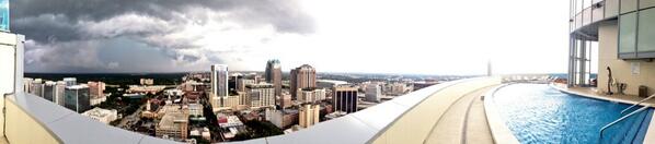 Storms coming into Downtown Orlando, great view of it #Lightingcapital