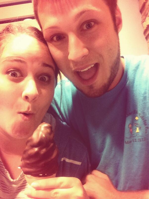 alyssamstark's tweet photo. #fantasydraft and a dipped cone. Perf night with @Bunk0911 http://t.co/GswuCPBx6p
