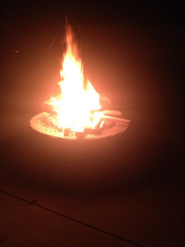 mwelding85's tweet photo. It's a fire pit kind of night :) http://t.co/MS4J7qOf6S