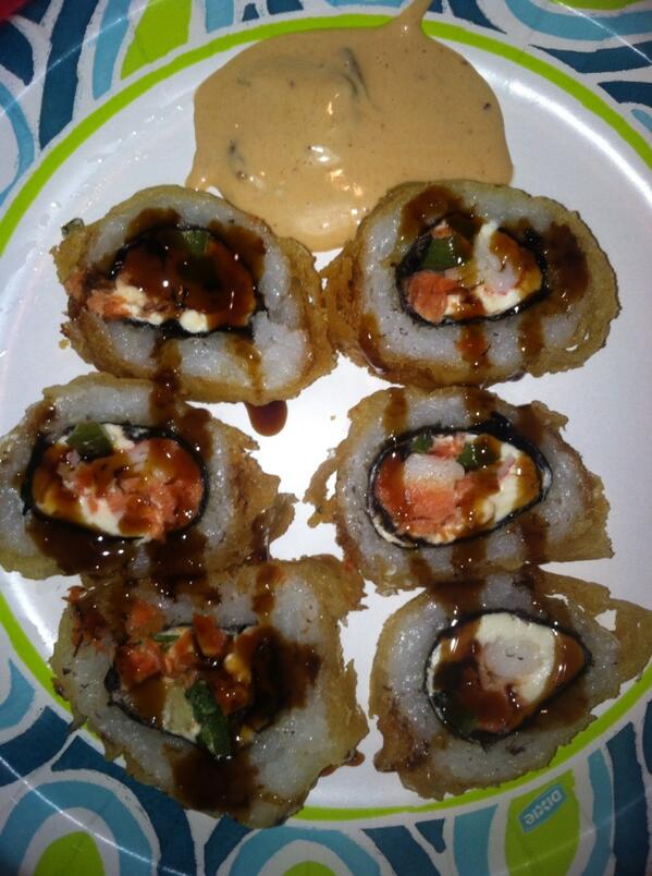 joace75's tweet photo. Yummy homemade sushi!!! By me!! http://t.co/f7B7dsAXld