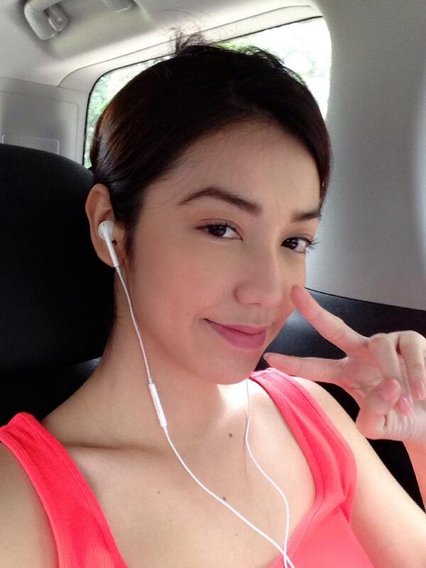 Velove Vexia on Twitter: "Heading to kebon raya bogor. #khanza2  http://t.co/UPWdn2yHsq" / Twitter