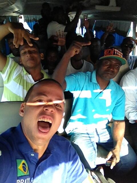 chrisastacio's tweet photo. @Buendiaguilo @luismaguilo @FERNANDEZ0LGA  Con los tigueres de camino al trabajo! http://t.co/vkKR8MKSeo