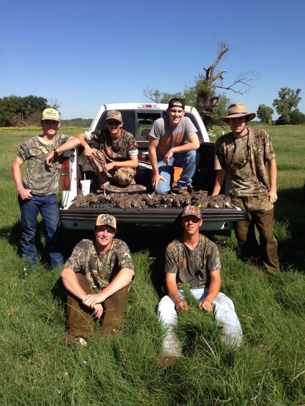 ASAPCams's tweet photo. Quality hunt with the fellas @nolanryanwilson @Tanner_McColl @travisbhammer @colematthews22 @CarsonMccoll http://t.co/gVK8wKewre