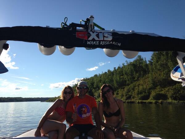 CraftBeerTweets's tweet image. Energy for this beautiful day on the lake brought to you by @BigChiefBeef Hope everyone's havin a great longweekend!