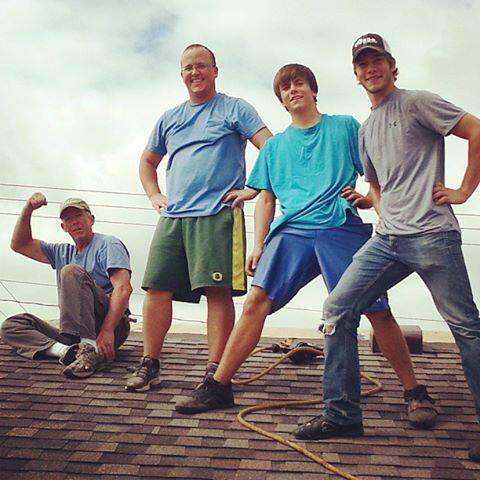 OliverFarmen's tweet photo. 4 Farmens. 4 weeks. Fine job.
#shitidontlike #shinglemydingle
@tfarmen http://t.co/iA1mTiRPR1
