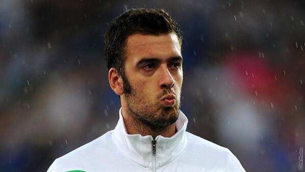 Arsenal are delighted to announce the signing of Emiliano Viviano on loan - arsenal.com/news/news-arch… #WelcomeViviano