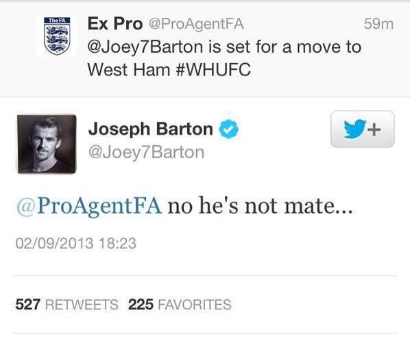 FootballJester's tweet photo. This is awkward... http://t.co/rzXX6eUO6O