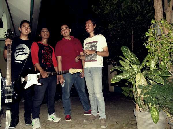 _Unsilent_'s tweet photo. @iilhamhams , @fandi_unsilent , @Alfian_arista , @dicky_US http://t.co/LxXfx2DTLn