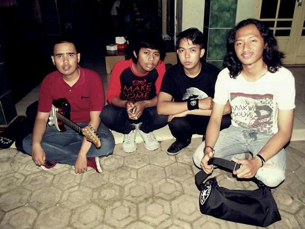 _Unsilent_'s tweet photo. Saturday !!! @iilhamhams , @fandi_unsilent , @Alfian_arista , @dicky_US http://t.co/LUBeQWtGny