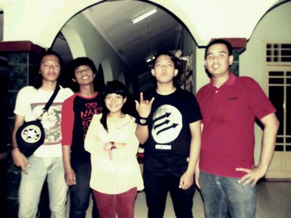 _Unsilent_'s tweet photo. Thx for feat yesterday !! @dicky_US @Alfian_arista @fandi_unsilent @iilhamhams @deasyoctavv http://t.co/t3eXM9cC3K