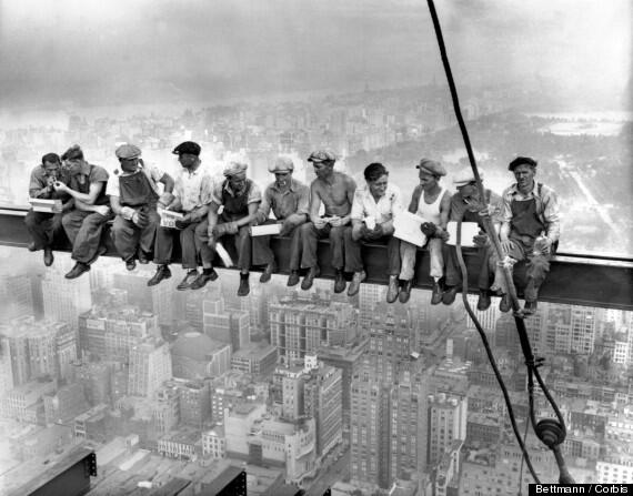 HistoricPix's tweet photo. Lunch Atop A Skyscraper, New York City 1932 http://t.co/LmJgWGHv6x