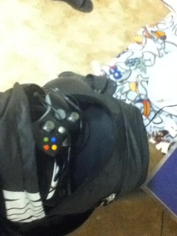 holdenation's tweet photo. My new gaming setup! http://t.co/LqHtcqNvFa