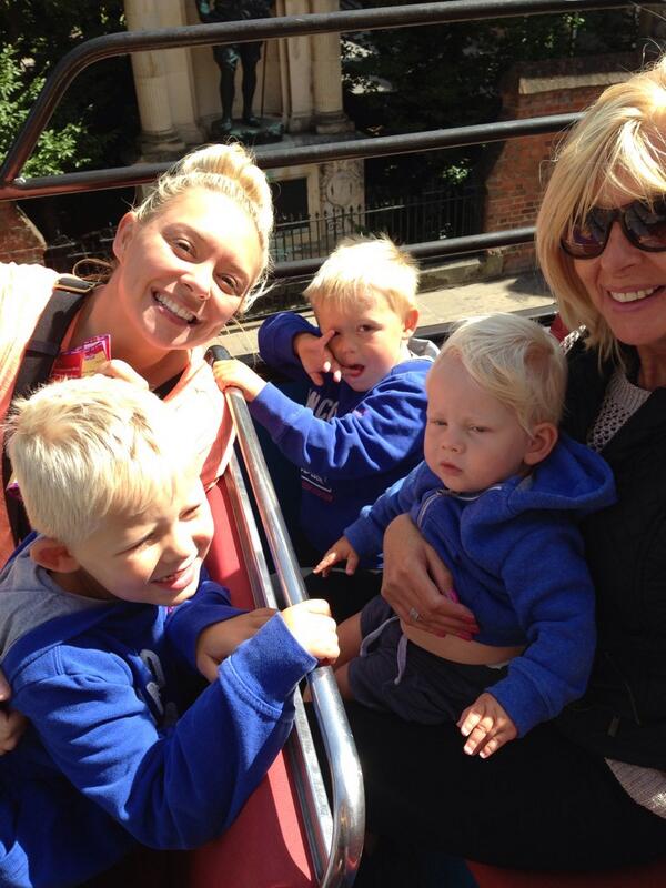 BaynePoppy's tweet photo. Family fun day with the 'blonde crew' @LauraKCooper83 http://t.co/775lDpVbJn