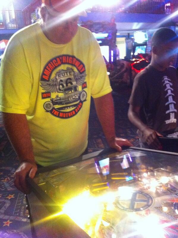 BrettmanRises's tweet image. At the arcade with this handsome man! #PinballWizards