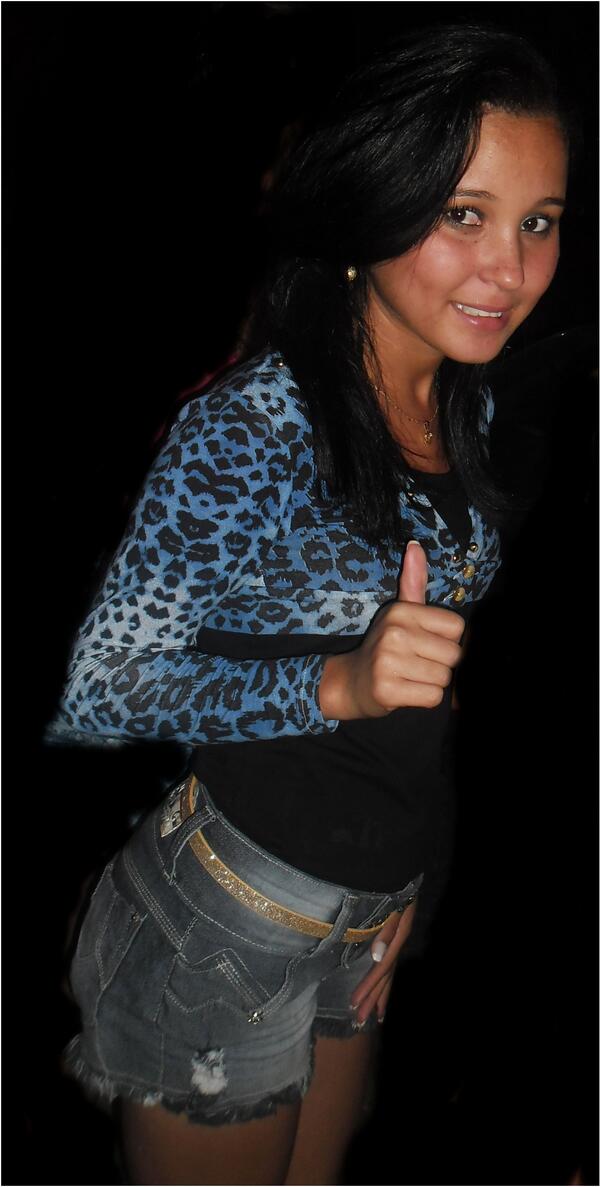 KaroolAndrade1's tweet photo. Mulher quando quer descobrir uma coisa , descobre três! ;)
#BoaNoite http://t.co/CcoRh76WX4