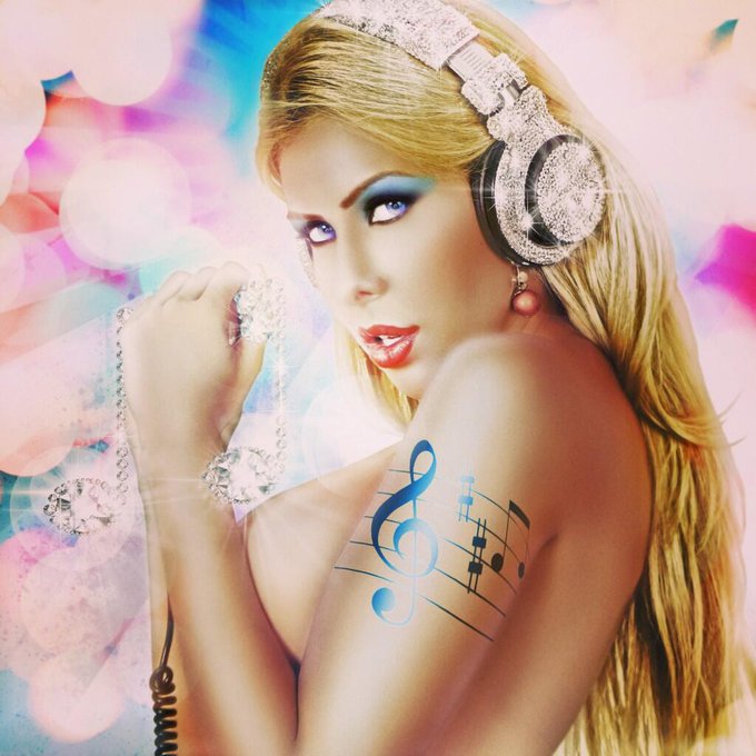 Para contrataciones de mi Show Victoria Lanz Erotic Djane, comunicarse con mi manager al 04241073408<a href="/tag/tocate"class="tags"><span>#tocate</span></a>