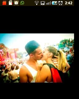 amanuelmf's tweet photo. Tu y yo, asi, en Tomorrowland, piensalo http://t.co/ihKIjMMmYu
