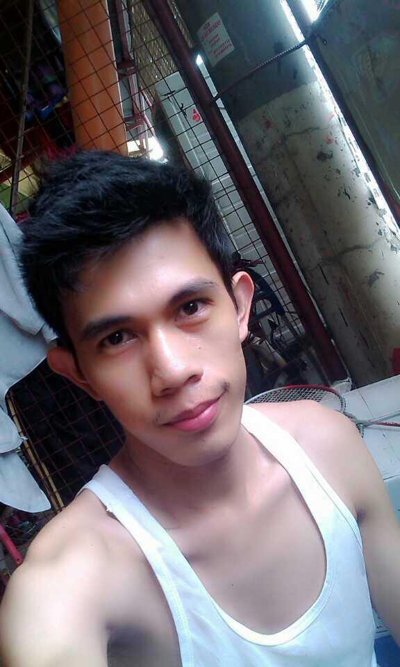 ROM_ar_en's tweet photo. Napakalaking sauna ang bahay :( http://t.co/Eny3dghl9y