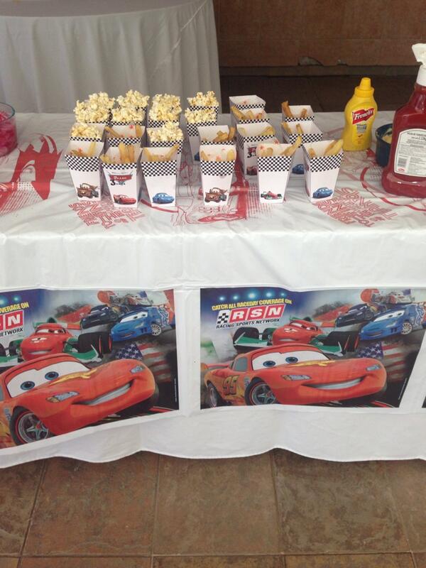Caparand's tweet photo. Planea tu fiesta infantil! #cars #fiesta http://t.co/f8Jr9fgs81