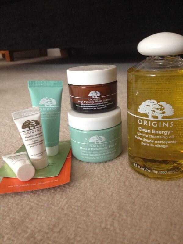 rachel_mully's tweet photo. Sheer delight that my @Origins  has arrived!!! Can't live without it #happy #littlethings http://t.co/od3cKbiNqu