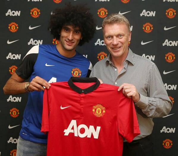playsports's tweet photo. Marouane Fellaini is herenigd met manager David Moyes. Kostenplaatje voor Man Utd: 32,5 milj. euro. http://t.co/V4Q4XFhXbW