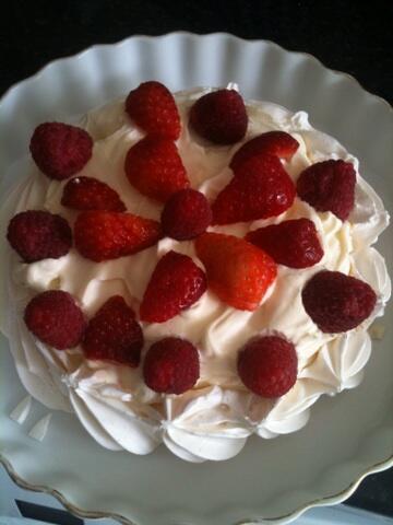 ParrishSally's tweet photo. Yummy pudding http://t.co/lLzWPvqEJp