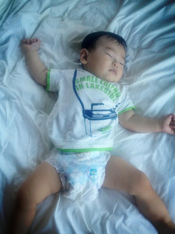 ぬい お夕寝の赤ちゃん W 見事な大の字ですw Http T Co Qsljm3ns1e Twitter ぬい お夕寝の赤ちゃん W 見事な大の字ですw Http T Co Qsljm3ns1e Twitter