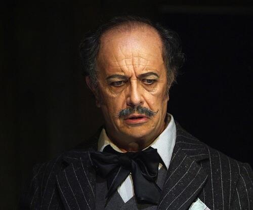 Classicatv's tweet photo. INDOVINA CHI INDOVINA COSA

Chi è questo cantante? è facile ed è italiano...
La risposta nel pomeriggio! http://t.co/sd6YKtxP0d
