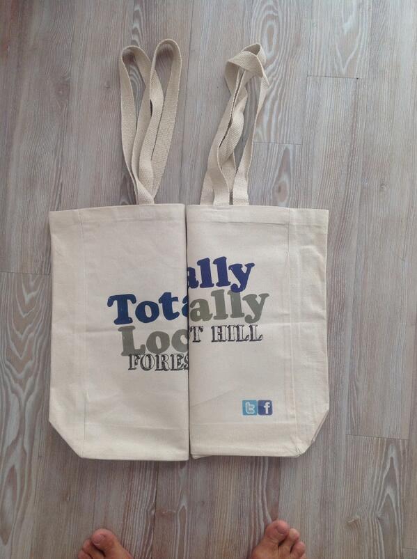 bcardsboutique's tweet photo. Hugely dissapointed with the bags you made for us BIDB!!!...When a sample is approved, you expect it to resemble it:( http://t.co/OPv2k8ewGr
