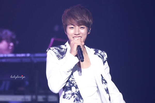 dearydream_sy's tweet photo. "@baby_loveya: @Seongyeol1991 โฅโฅโฅ #OGSINA http://t.co/8dtbvPMdOp http://t.co/H9y2h9SHBk" ์๋ป ใ
ใ