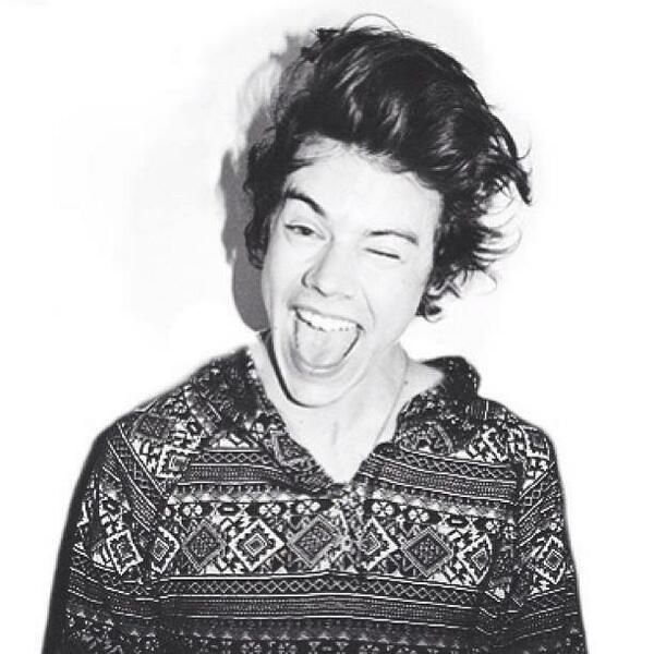 nfsadfadadfa's tweet photo. Hes so hot http://t.co/NiqsjvDgLT
