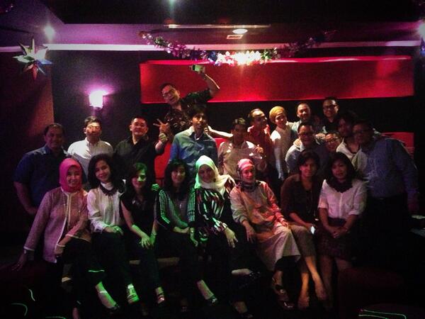 ediefah's tweet photo. Thanks ya um leo RT @LeoWidodo: GTG Sep 2013 with @ediefah @anyaidris @dyapanita @bimm3ll @bangpri1 http://t.co/osZerPciO9