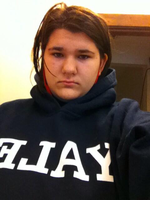 Beccahowe97's tweet image. I don't want to go to school today #Donotwanttogo #school rocking the #Yale sweatshirt I got people at #Yale yeah