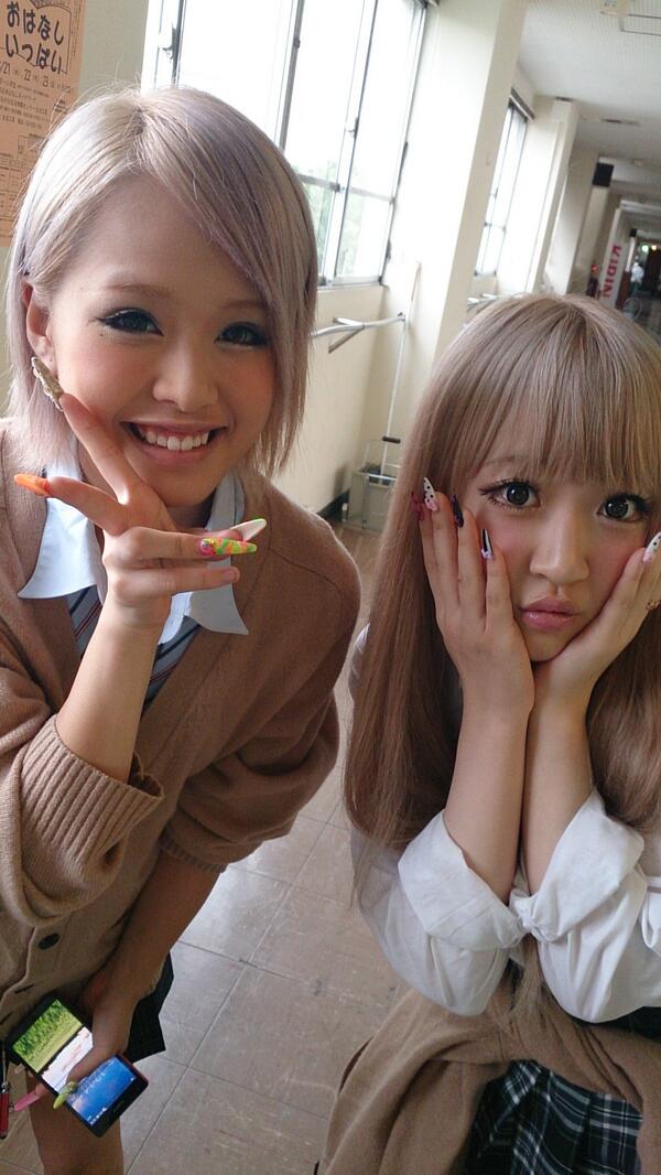 Popteen ポップティーン さぁやとすずちゃす 今発売中のpop10月号xperia撮影のときの Rt Shoco525 Popteen Jp さぁやちゃんのありますか Http T Co Pq4slgguac