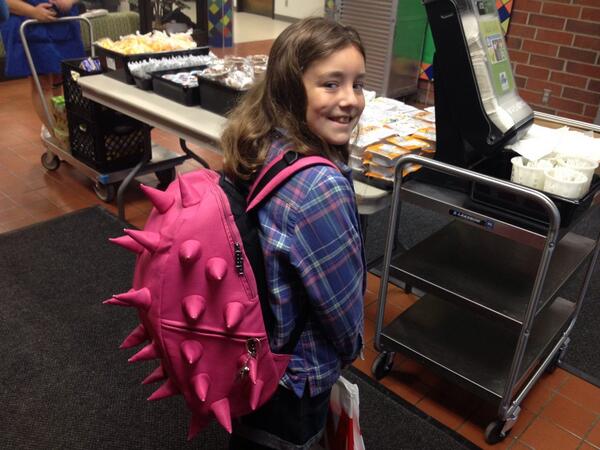 RobertHahnFox21's tweet image. Sweet! “@BryanPiatt: By far the coolest backpack I&apos;ve seen so far! #LearningInStyle http://t.co/y5wjsPMDpU”