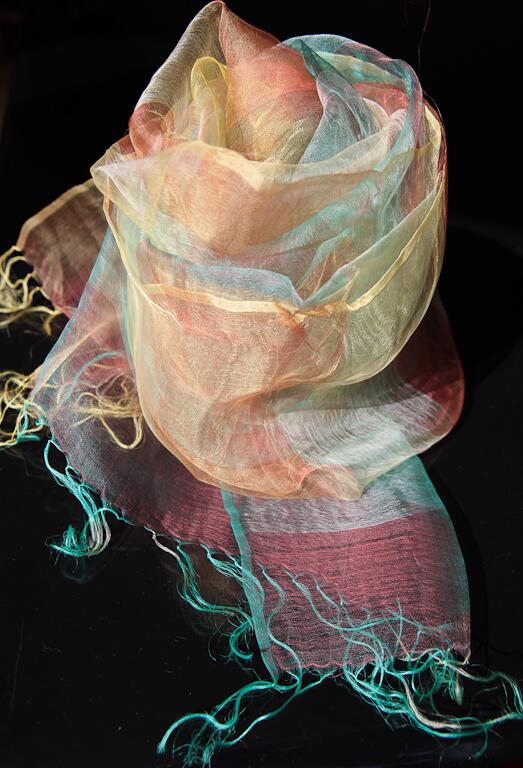 studiodoo's tweet image. More handwoven scarf developments. Magic just off the loom. #DOO #Silk #fluff #scarf #extravaganza
#oneofakind