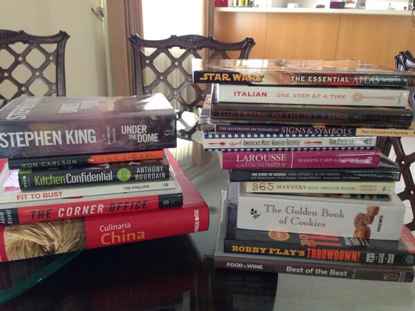 Go_Anie's tweet photo. #NationalBookstore book sale ❤❤❤ http://t.co/u6CzpDZ0Hv