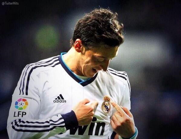 TuiterHits's tweet photo. En tres años, 27 goles y 73 asistencias en 159 partidos. Mucha suerte y gracias por todo, @MesutOzil1088. http://t.co/2n3BCEGOrg