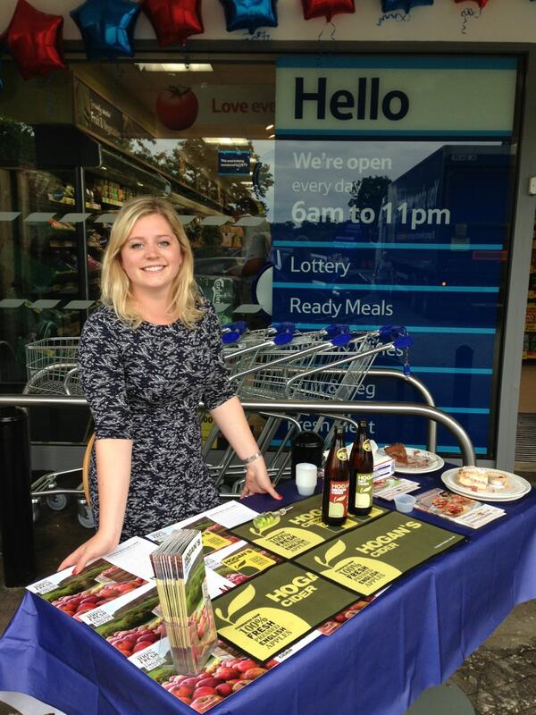 Hogans cider having a tasting outside Kenilworth keeping the tastings going! @HogansCider <a href="/MatthewSpeight1/">Matthew Speight</a>