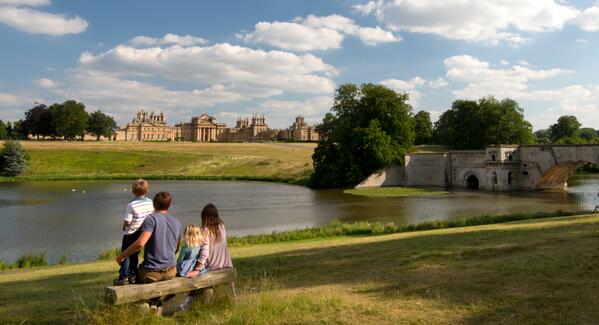 BlenheimPalace's tweet photo. Blenheim Palace is the perfect family day out #blenheimpalace http://t.co/FtAZINvtn7
