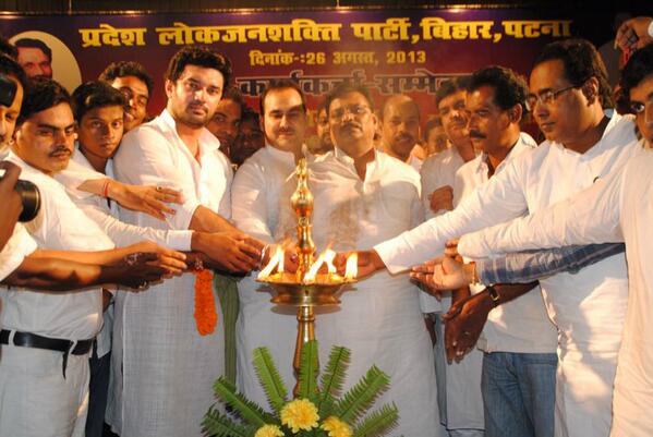 paswan_chirag's tweet photo. http://t.co/lxPBGflEDl