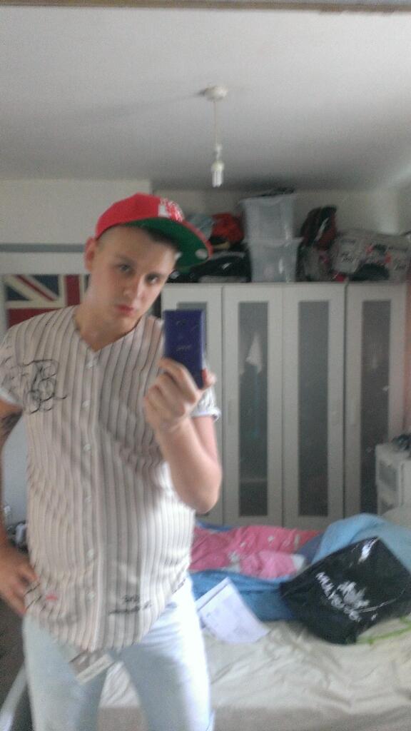 Jamie_90's tweet photo. Rocking the @siksilk shirt #amazeballs http://t.co/Obo88Vu8iw