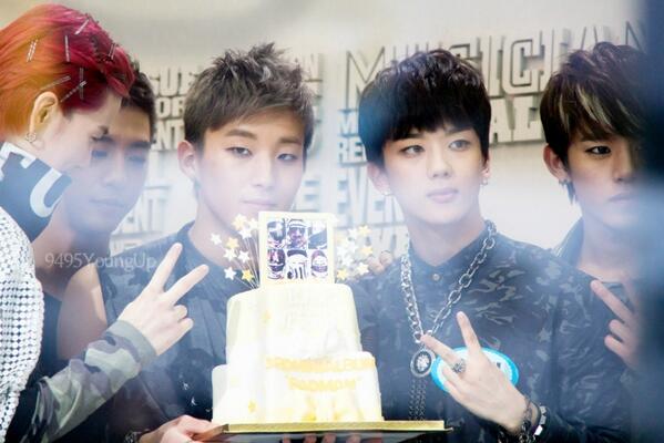 9495YOUNGUP's tweet photo. [ 업로드 ] 130822 엠넷 와이드 오픈스튜디오 (@BAP_Youngjae &amp; @BAP_Jongup) http://t.co/jkOMc1GAGq http://t.co/gLc4qBdezv