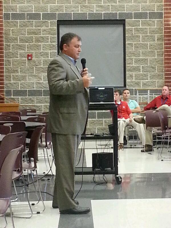 WilliamDaviesMS's tweet photo. SRAO Art Faden presenting an Emergency Management presentation to the Davies School Staff... http://t.co/tKxM0AZLho