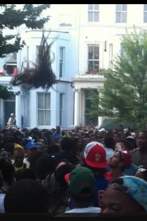This was too funny #CarnivalMemories @Mastah_sho  😂😭they was throwing a girls weave in the air 😂😭🙈