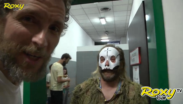 RedRonnie's tweet photo. è iniziato @RoxyBarTv il videoreportage di @lorenzojova a Padova http://t.co/hEO8JXNIiK #IQNF http://t.co/Nmo84iIjvf
