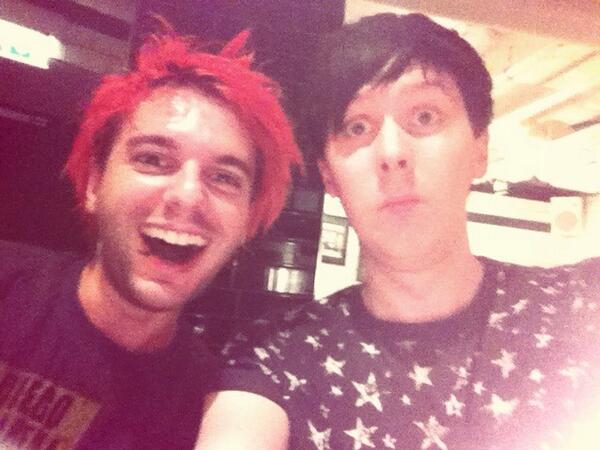 AmazingPhil tweet picture