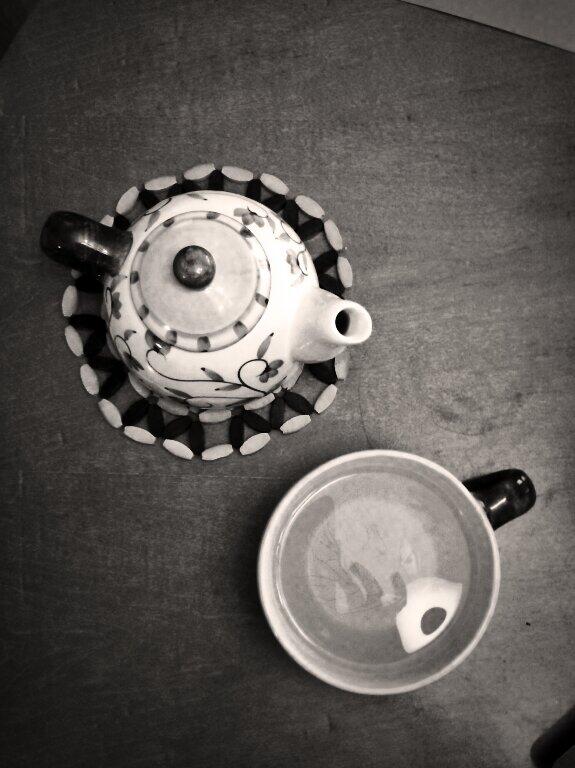 clarpoe's tweet photo. My studying buddies: the teapot and @DAVIDsTEA guangzhou milk oolong http://t.co/ptJEvdOMvw