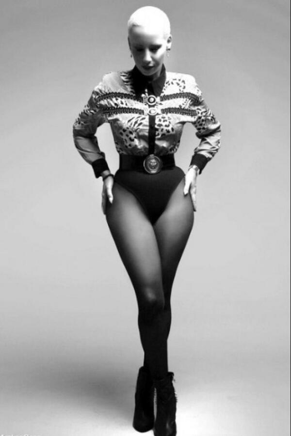 _curvespiration's tweet photo. Amber rose looking fierce http://t.co/LfXPGrRe6q